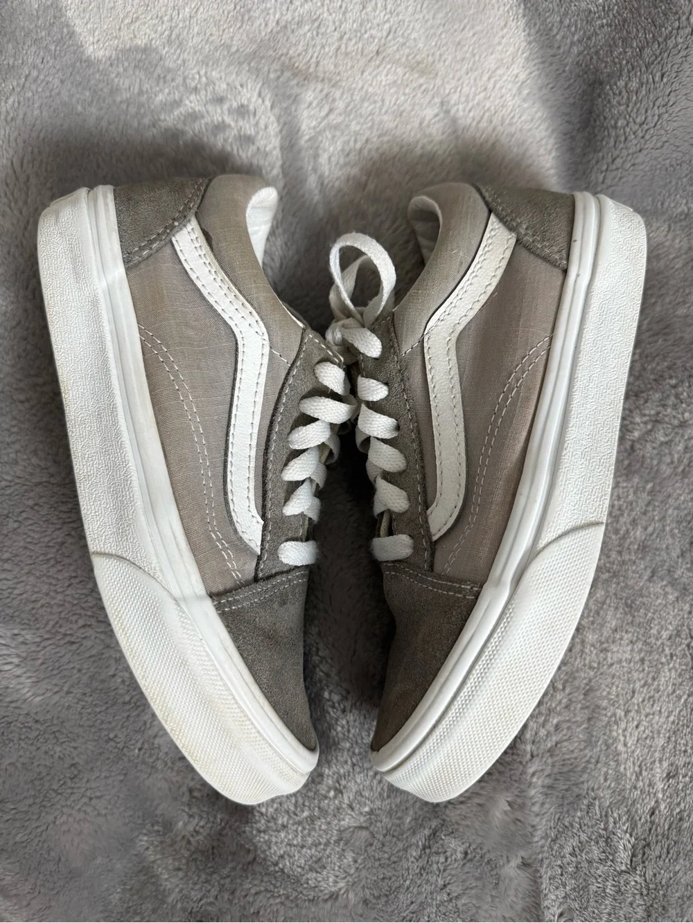 Vans Kids Gray Suede Low-Top Sneakers with White Stripe